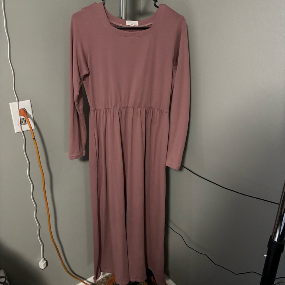 Simple blush pink maxi dress.